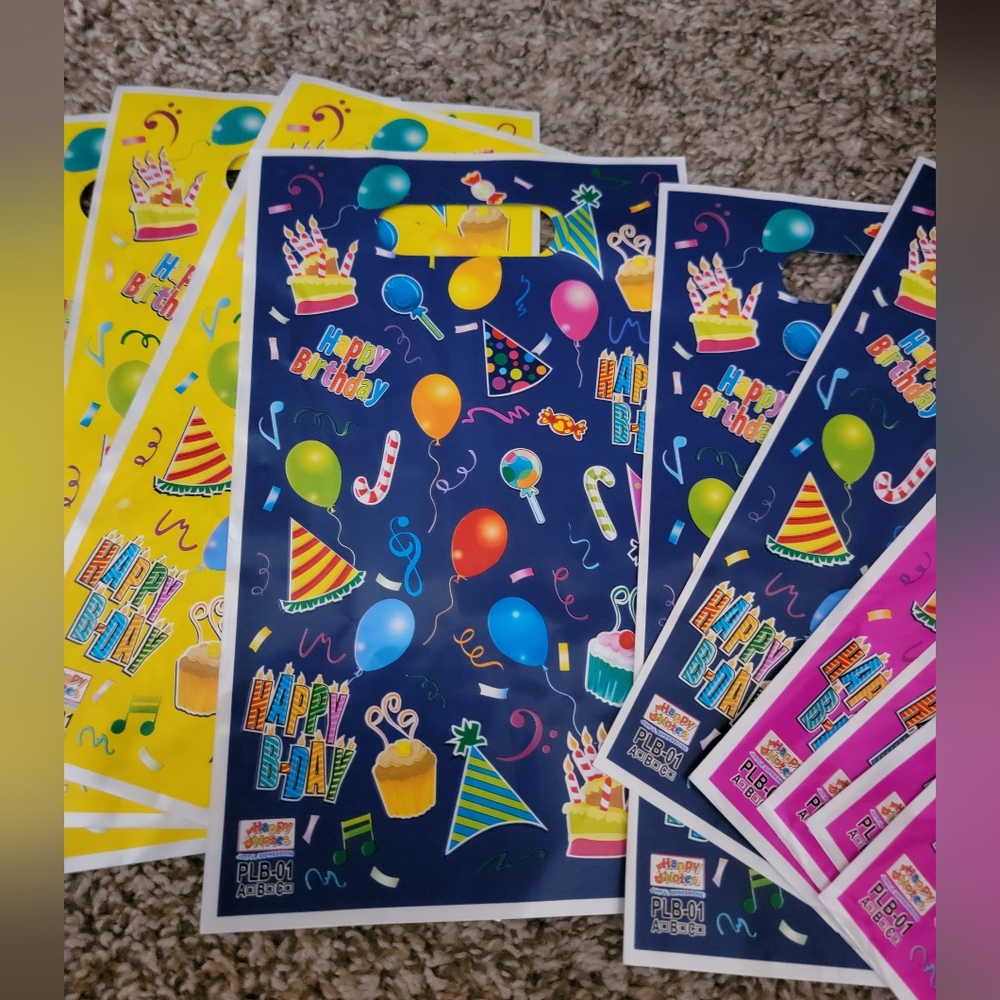 10 New Birthday Party Favor Bags - Picture 3 of 8